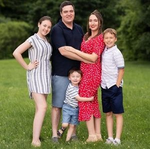 Meet your Posher, Riana